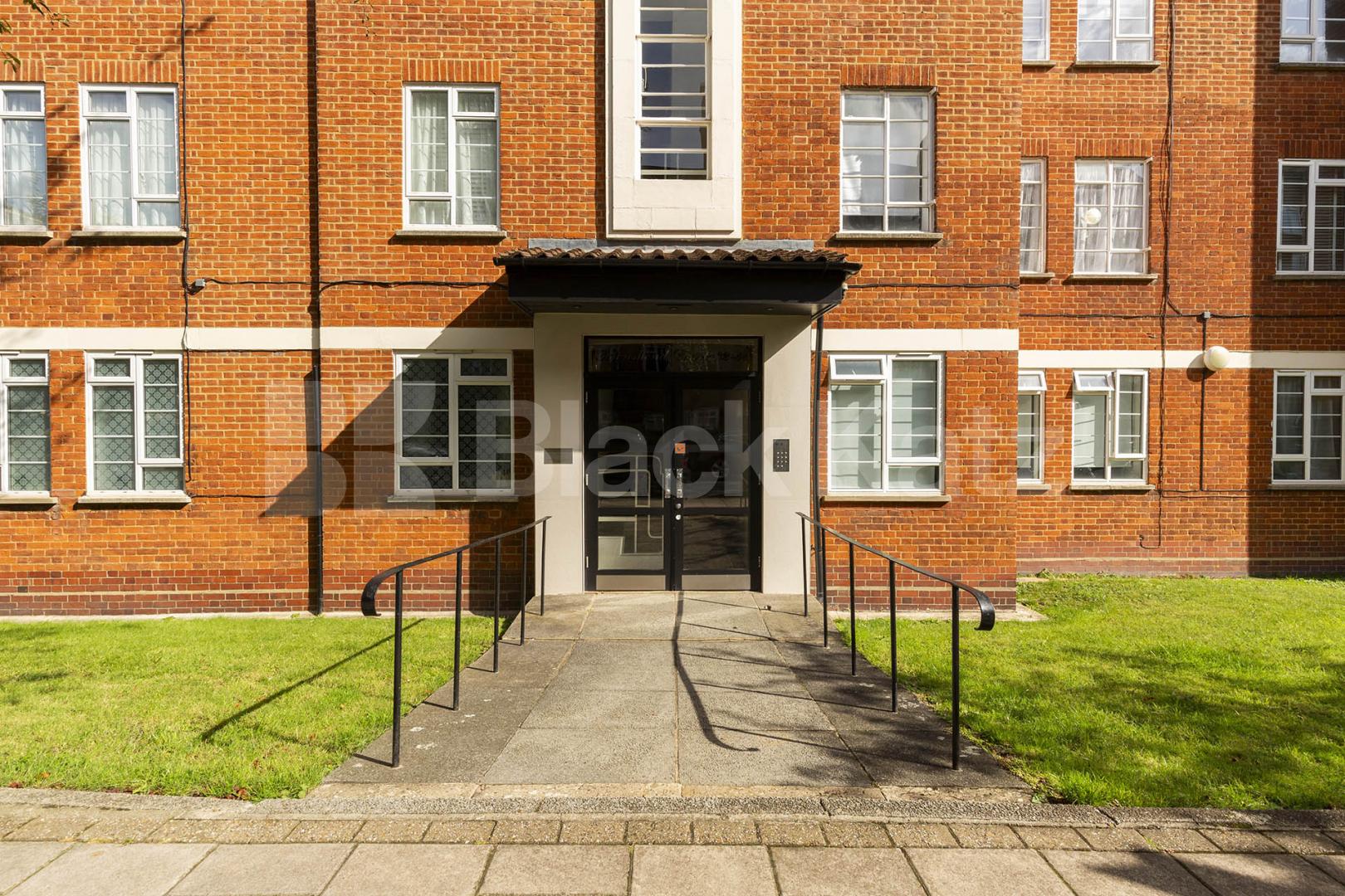 Recently refurbished 3 bedroom apartment by Regents Park & St Johns Wood Tube  Shannon Place , St Johns Wood / Regents Park